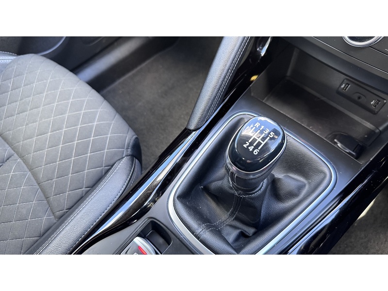 Renault 1.3 TCe Iconic SUV 5dr Petrol Manual Euro 6 (s/s) (140 ps)