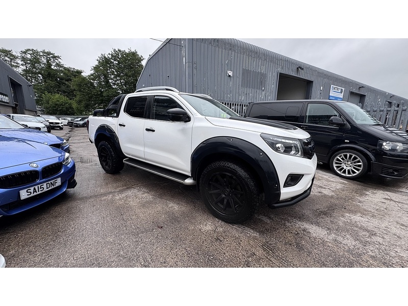 Nissan 2.3 dCi Tekna Pickup Double Cab 4dr Diesel Manual 4WD Euro 6 (s/s) (190 ps)