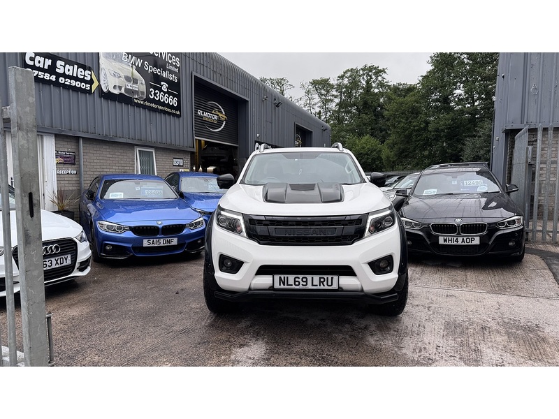 Nissan 2.3 dCi Tekna Pickup Double Cab 4dr Diesel Manual 4WD Euro 6 (s/s) (190 ps)