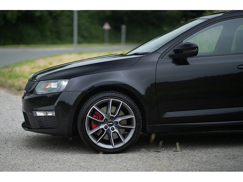 Skoda 2.0 TDI vRS Estate 5dr Diesel DSG Euro 5 (s/s) (184 ps)