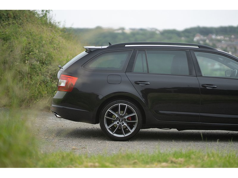 Skoda 2.0 TDI vRS Estate 5dr Diesel DSG Euro 5 (s/s) (184 ps)