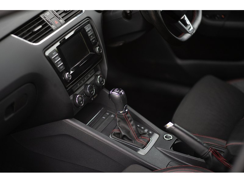 Skoda 2.0 TDI vRS Estate 5dr Diesel DSG Euro 5 (s/s) (184 ps)