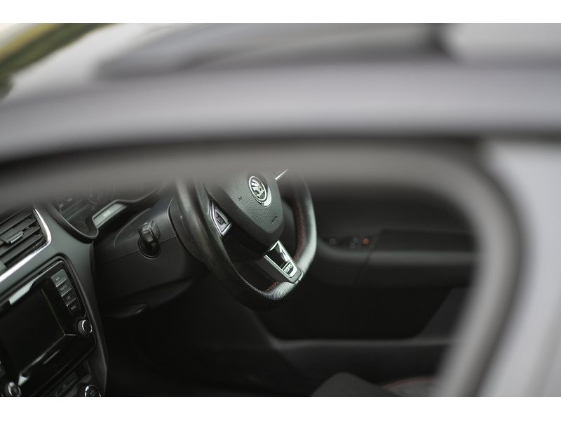 Skoda 2.0 TDI vRS Estate 5dr Diesel DSG Euro 5 (s/s) (184 ps)