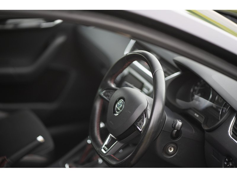 Skoda 2.0 TDI vRS Estate 5dr Diesel DSG Euro 5 (s/s) (184 ps)