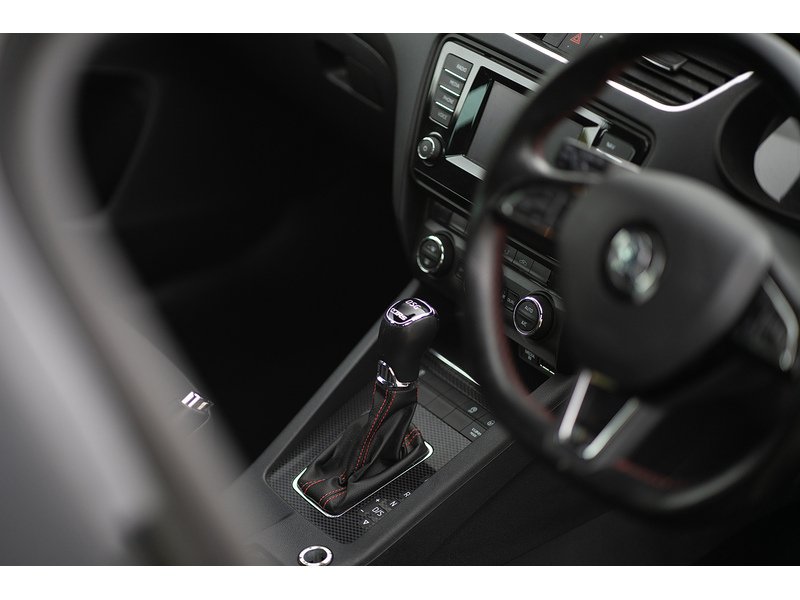 Skoda 2.0 TDI vRS Estate 5dr Diesel DSG Euro 5 (s/s) (184 ps)