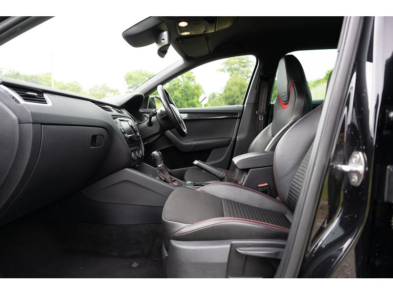Skoda 2.0 TDI vRS Estate 5dr Diesel DSG Euro 5 (s/s) (184 ps)