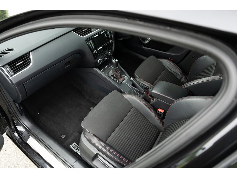 Skoda 2.0 TDI vRS Estate 5dr Diesel DSG Euro 5 (s/s) (184 ps)