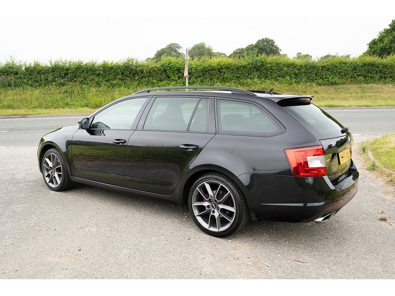 Skoda 2.0 TDI vRS Estate 5dr Diesel DSG Euro 5 (s/s) (184 ps)