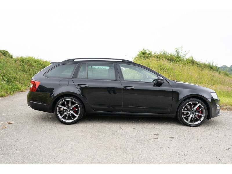 Skoda 2.0 TDI vRS Estate 5dr Diesel DSG Euro 5 (s/s) (184 ps)