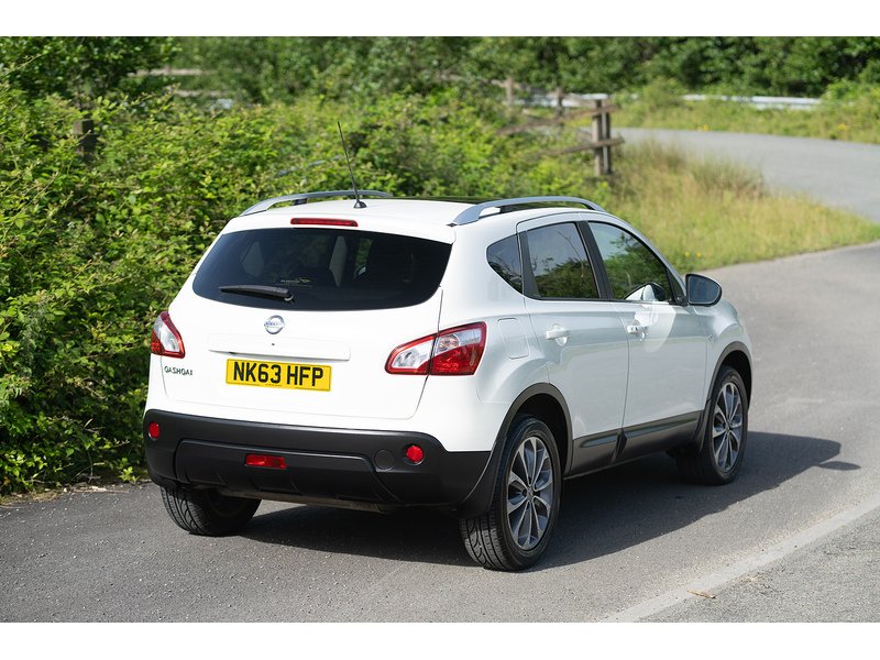Nissan 1.6 Tekna SUV 5dr Petrol Manual 2WD Euro 5 (117 ps)