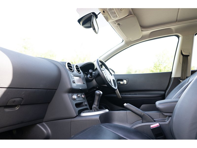Nissan 1.6 Tekna SUV 5dr Petrol Manual 2WD Euro 5 (117 ps)