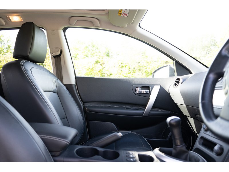 Nissan 1.6 Tekna SUV 5dr Petrol Manual 2WD Euro 5 (117 ps)