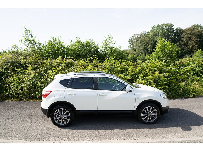 Nissan 1.6 Tekna SUV 5dr Petrol Manual 2WD Euro 5 (117 ps)