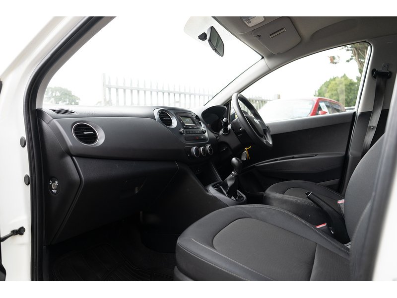 Hyundai 1.0 S Hatchback 5dr Petrol Manual Euro 6 (67 ps)