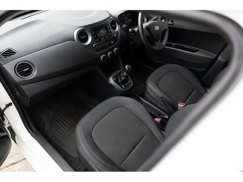 Hyundai 1.0 S Hatchback 5dr Petrol Manual Euro 6 (67 ps)