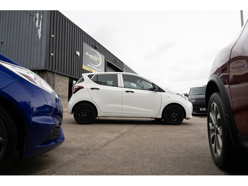 Hyundai 1.0 S Hatchback 5dr Petrol Manual Euro 6 (67 ps)
