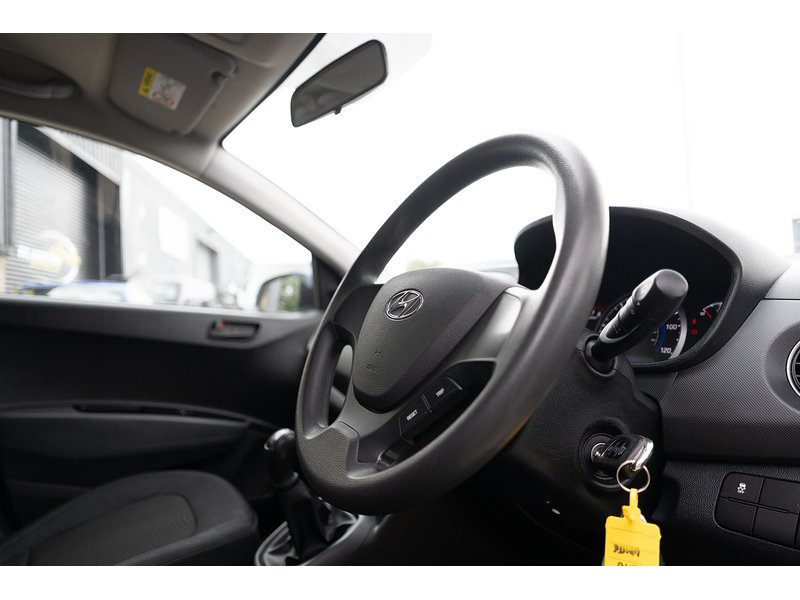 Hyundai 1.0 S Hatchback 5dr Petrol Manual Euro 6 (67 ps)