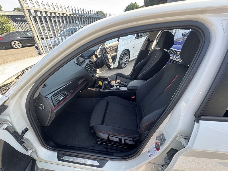 BMW 2.0 118d Sport Hatchback 5dr Diesel Manual Euro 5 (s/s) (143 ps)
