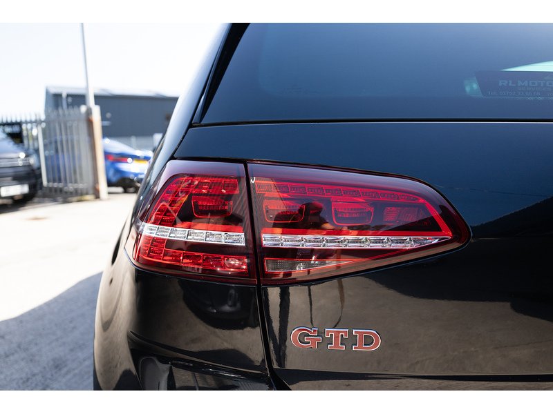 Volkswagen 2.0 TDI BlueMotion Tech GTD Hatchback 5dr Diesel DSG Euro 6 (s/s) (184 ps)