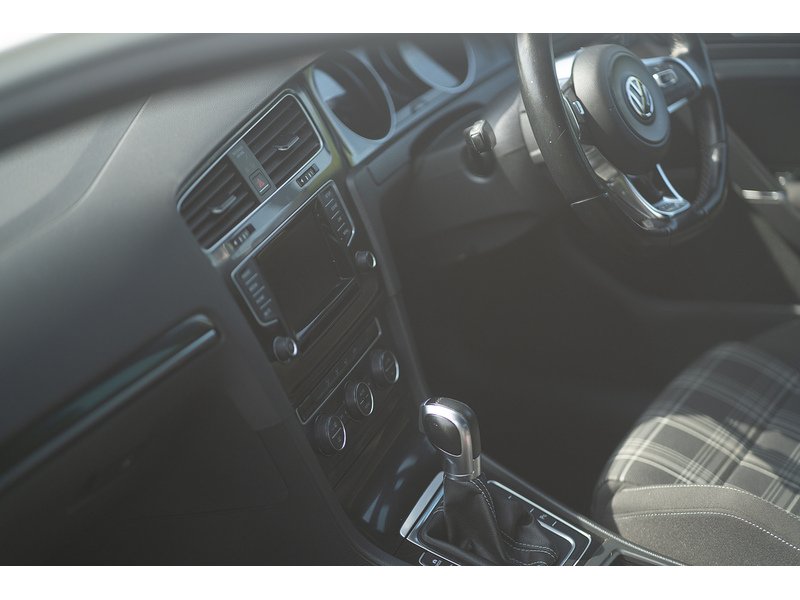 Volkswagen 2.0 TDI BlueMotion Tech GTD Hatchback 5dr Diesel DSG Euro 6 (s/s) (184 ps)