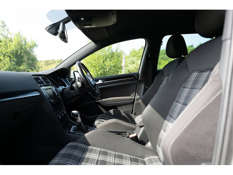 Volkswagen 2.0 TDI BlueMotion Tech GTD Hatchback 5dr Diesel DSG Euro 6 (s/s) (184 ps)