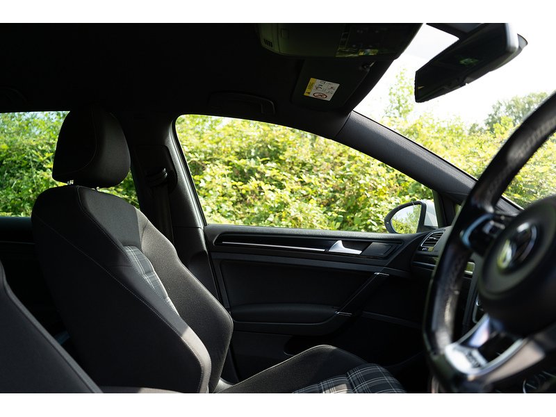 Volkswagen 2.0 TDI BlueMotion Tech GTD Hatchback 5dr Diesel DSG Euro 6 (s/s) (184 ps)
