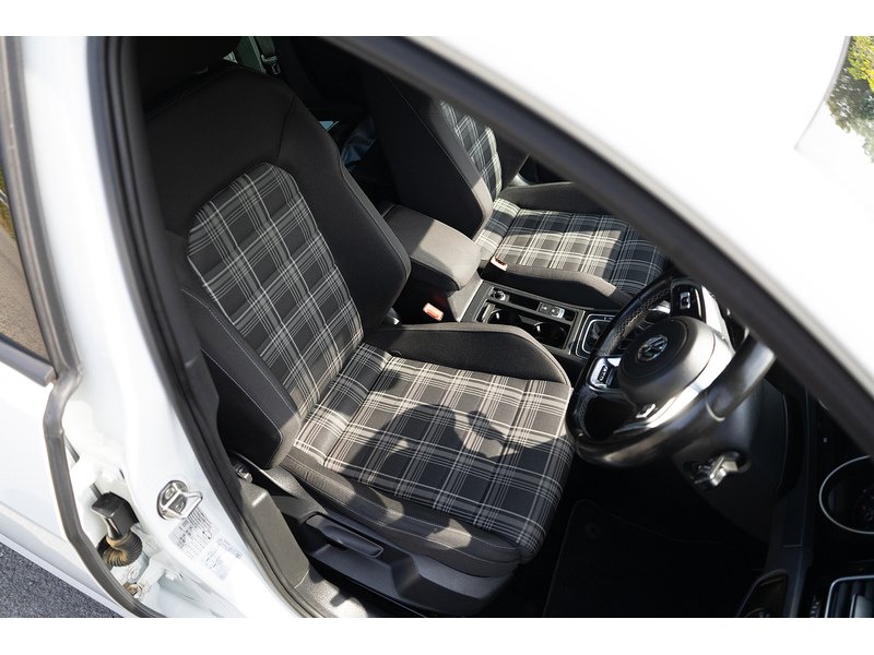 Volkswagen 2.0 TDI BlueMotion Tech GTD Hatchback 5dr Diesel DSG Euro 6 (s/s) (184 ps)