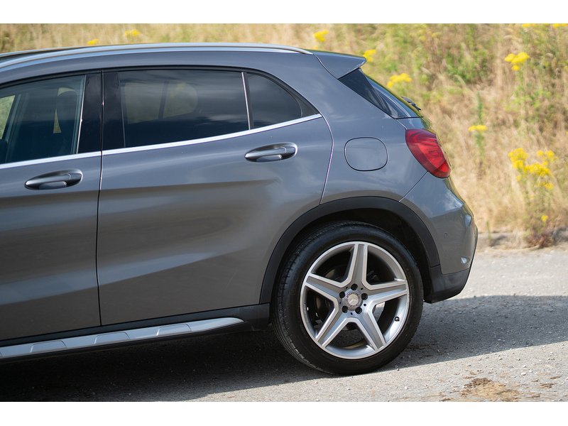 Mercedes-Benz 2.1 GLA220d AMG Line (Premium) SUV 5dr Diesel 7G-DCT 4MATIC Euro 6 (s/s) (177 ps)