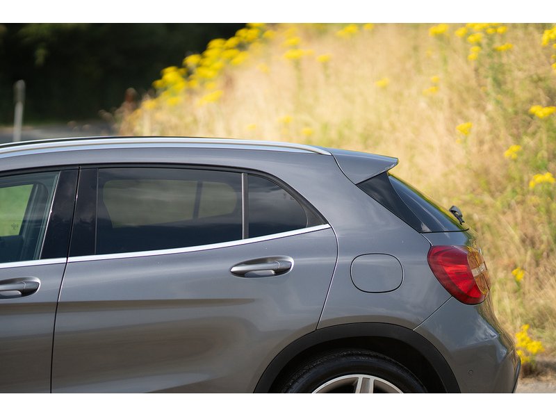 Mercedes-Benz 2.1 GLA220d AMG Line (Premium) SUV 5dr Diesel 7G-DCT 4MATIC Euro 6 (s/s) (177 ps)