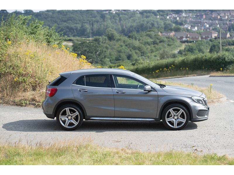Mercedes-Benz 2.1 GLA220d AMG Line (Premium) SUV 5dr Diesel 7G-DCT 4MATIC Euro 6 (s/s) (177 ps)