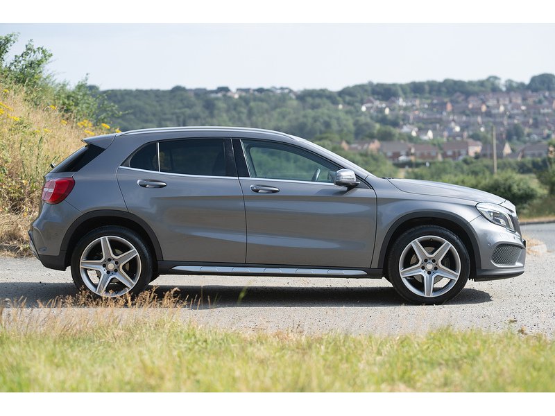 Mercedes-Benz 2.1 GLA220d AMG Line (Premium) SUV 5dr Diesel 7G-DCT 4MATIC Euro 6 (s/s) (177 ps)