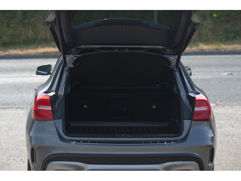 Mercedes-Benz 2.1 GLA220d AMG Line (Premium) SUV 5dr Diesel 7G-DCT 4MATIC Euro 6 (s/s) (177 ps)