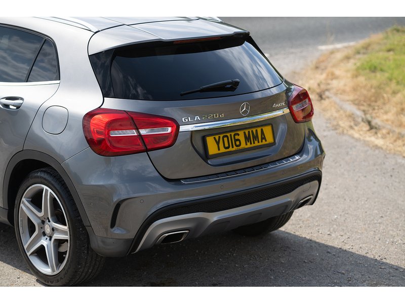 Mercedes-Benz 2.1 GLA220d AMG Line (Premium) SUV 5dr Diesel 7G-DCT 4MATIC Euro 6 (s/s) (177 ps)