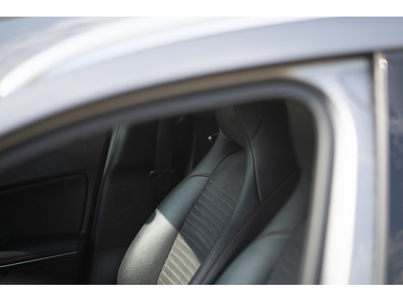 Mercedes-Benz 2.1 GLA220d AMG Line (Premium) SUV 5dr Diesel 7G-DCT 4MATIC Euro 6 (s/s) (177 ps)