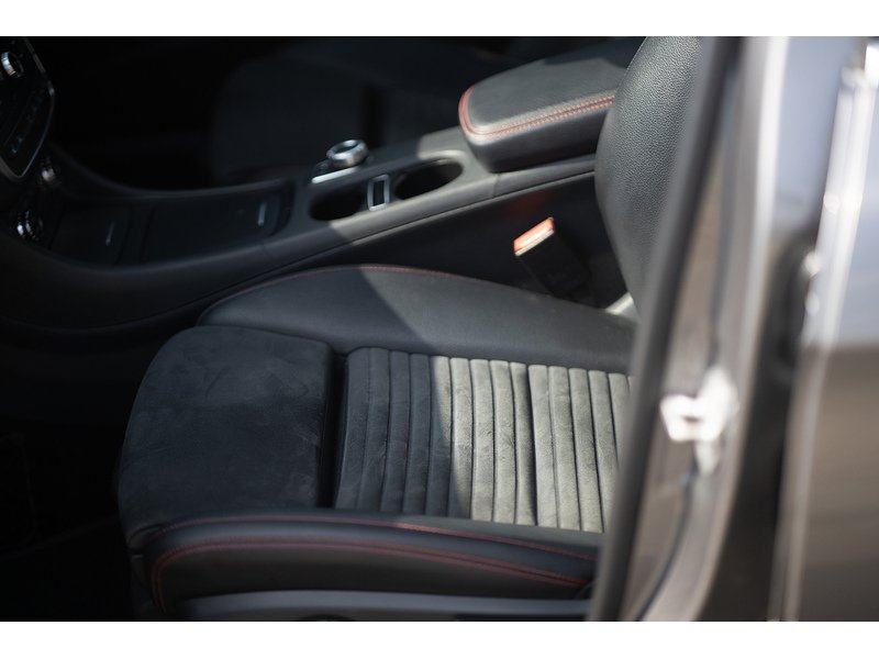 Mercedes-Benz 2.1 GLA220d AMG Line (Premium) SUV 5dr Diesel 7G-DCT 4MATIC Euro 6 (s/s) (177 ps)