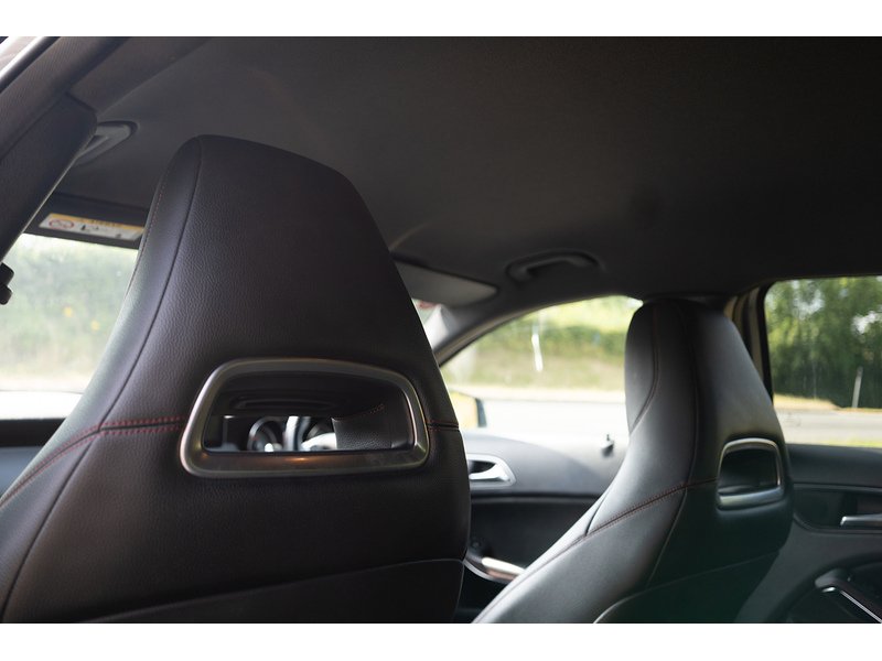 Mercedes-Benz 2.1 GLA220d AMG Line (Premium) SUV 5dr Diesel 7G-DCT 4MATIC Euro 6 (s/s) (177 ps)