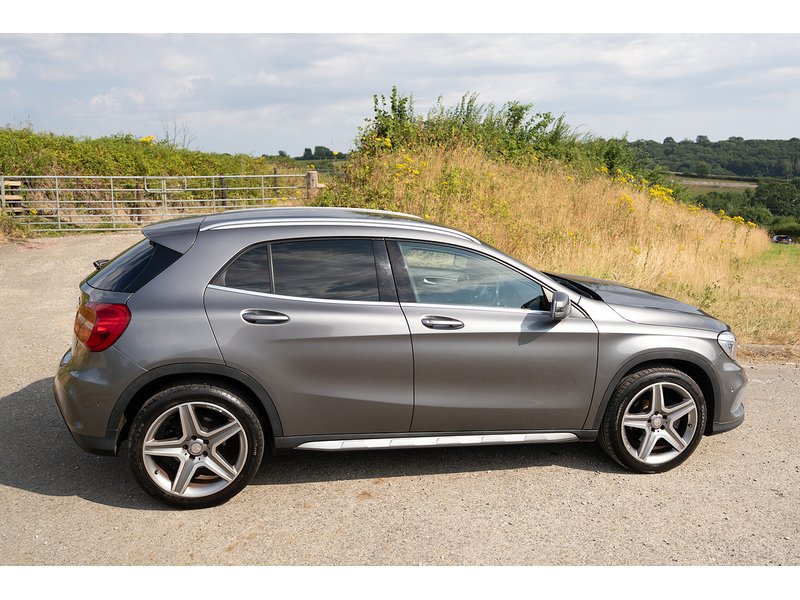 Mercedes-Benz 2.1 GLA220d AMG Line (Premium) SUV 5dr Diesel 7G-DCT 4MATIC Euro 6 (s/s) (177 ps)