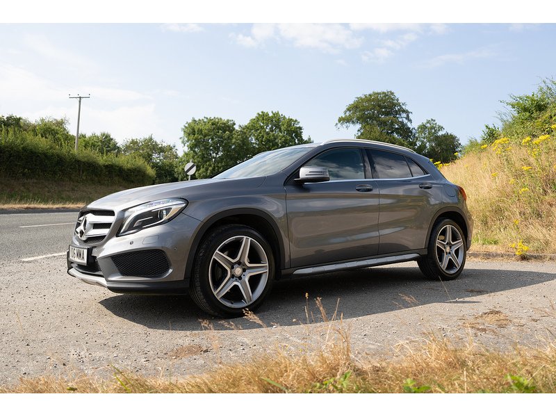 Mercedes-Benz 2.1 GLA220d AMG Line (Premium) SUV 5dr Diesel 7G-DCT 4MATIC Euro 6 (s/s) (177 ps)