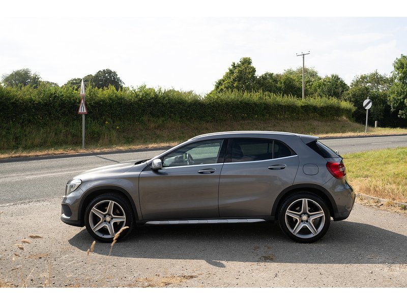 Mercedes-Benz 2.1 GLA220d AMG Line (Premium) SUV 5dr Diesel 7G-DCT 4MATIC Euro 6 (s/s) (177 ps)