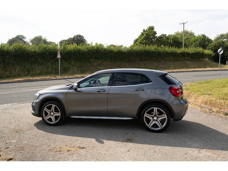 Mercedes-Benz 2.1 GLA220d AMG Line (Premium) SUV 5dr Diesel 7G-DCT 4MATIC Euro 6 (s/s) (177 ps)