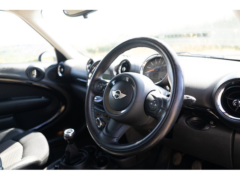 MINI 1.6 Cooper SUV 5dr Petrol Manual Euro 5 (s/s) (122 ps)