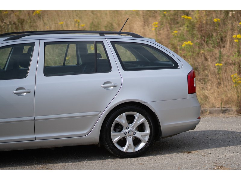 Skoda 1.6 MPI SE Estate 5dr Petrol Manual Euro 5 (102 ps)