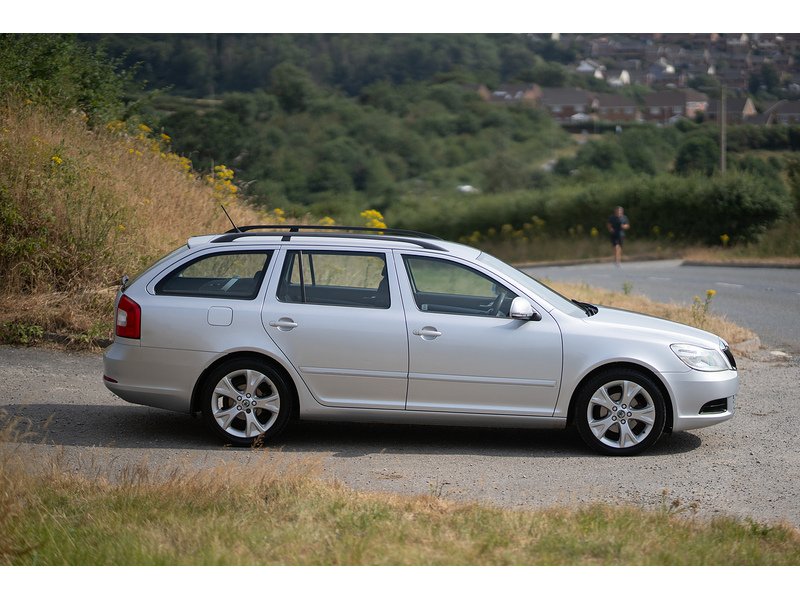 Skoda 1.6 MPI SE Estate 5dr Petrol Manual Euro 5 (102 ps)