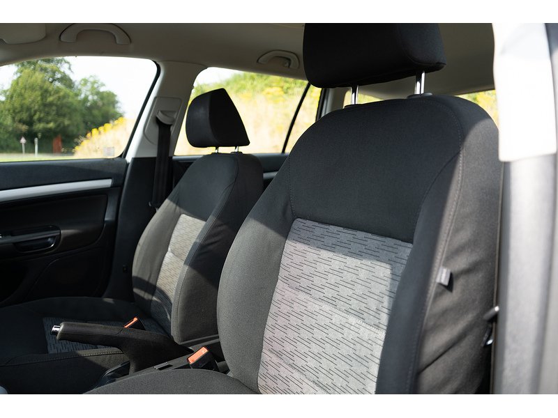 Skoda 1.6 MPI SE Estate 5dr Petrol Manual Euro 5 (102 ps)