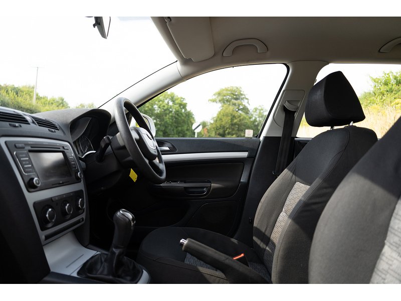 Skoda 1.6 MPI SE Estate 5dr Petrol Manual Euro 5 (102 ps)