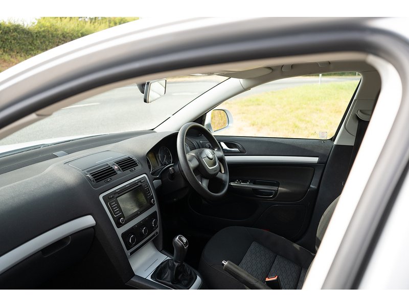 Skoda 1.6 MPI SE Estate 5dr Petrol Manual Euro 5 (102 ps)