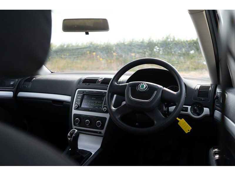 Skoda 1.6 MPI SE Estate 5dr Petrol Manual Euro 5 (102 ps)