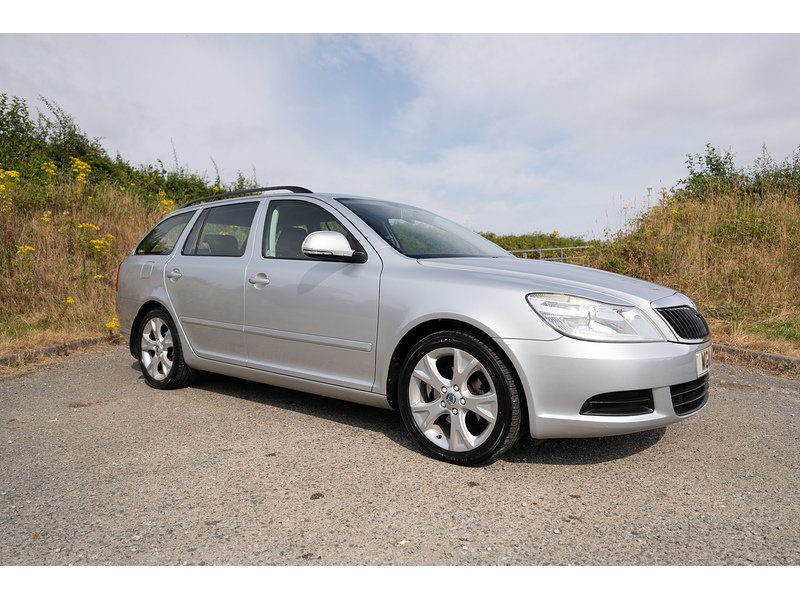 Skoda 1.6 MPI SE Estate 5dr Petrol Manual Euro 5 (102 ps)