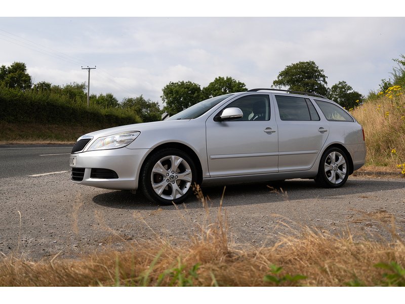 Skoda 1.6 MPI SE Estate 5dr Petrol Manual Euro 5 (102 ps)