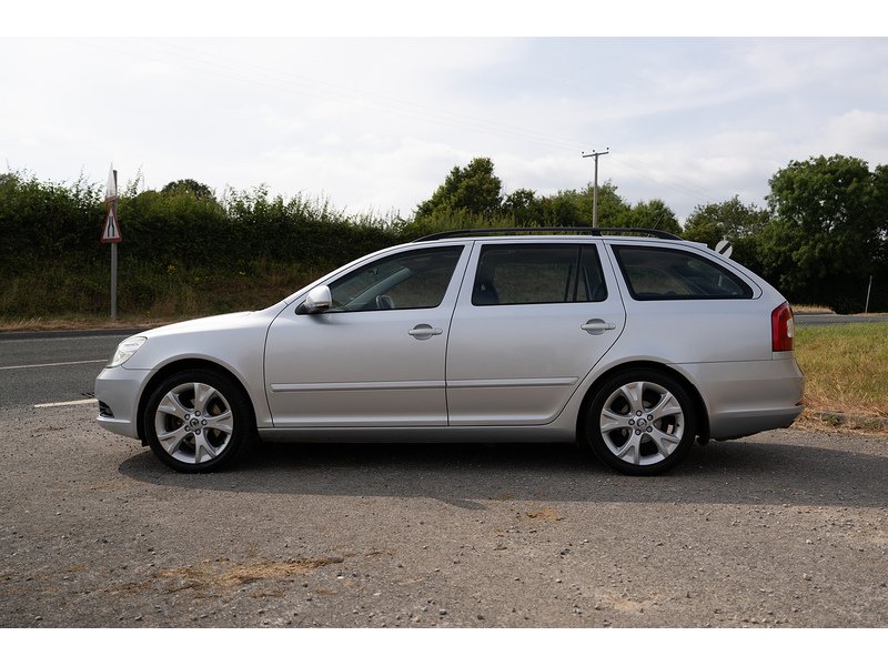 Skoda 1.6 MPI SE Estate 5dr Petrol Manual Euro 5 (102 ps)